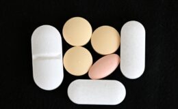 ABD’den ithal ilaçlara yüzde 100 gümrük vergisi darbesi