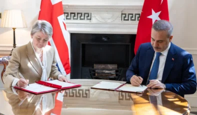 Türkiye ve İngiltere arasında yeni dönem: Stratejik imza Londra’da atıldı