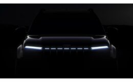 Jeep Avenger kabuk değiştiriyor: İkonik yedi parça ızgara ışıklandı