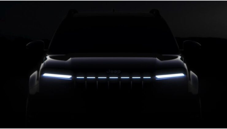 Jeep Avenger kabuk değiştiriyor: İkonik yedi parça ızgara ışıklandı