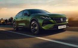 Peugeot 408 Türkiye yollarına çıktı işte hibrit motorlu yeni modelin fiyatı ve özellikleri