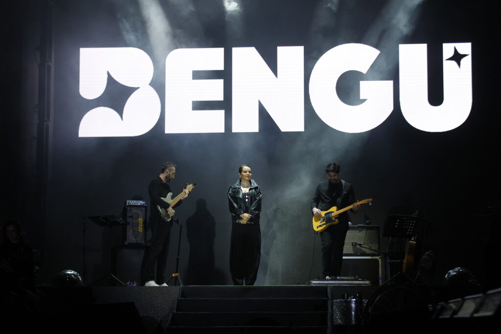 Şarkıcı Bengü Eskişehir'de festival sahnesine enerji kattı 3 1779539531 ESK EH R KYF BENG KONSER 1
