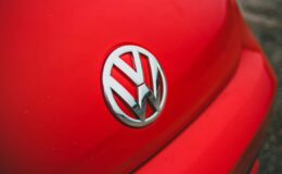 Volkswagen küçülme kararı aldı: 50 bin çalışanla yollarını ayırıyor!