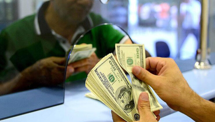 Döviz güne yatay seyirle başladı: Dolar 45,23, euro 53,11 liradan işlem görüyor