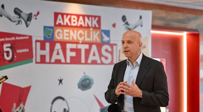 Akbank Gençlik Akademisi 5 yılda 360 bin gence ulaştı