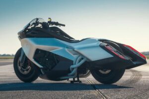 bmw konsept motosikleti vision k18 ile guc gosterisi yapti205903 1