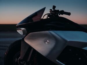 bmw konsept motosikleti vision k18 ile guc gosterisi yapti205903 3