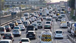 Bayramda yola çıkacaklar dikkat! İşte yeni kurallar 3 istanbul trafik aa 2210241