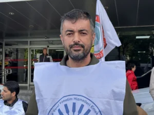 izmirli belediyelerde isyan buyuyor karsiyakada da isciler de ayaklandi 1788408 202605042021 20260504202126 2