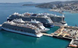 Kuşadası’nda 4 yüzer şehir 10 bin turisti şehre boşalttı!