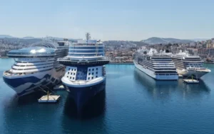 limana 4 gemi birden demir atti 10 binden fazla turist ilceye akin etti 1789013 202605071345 20260507134504 2