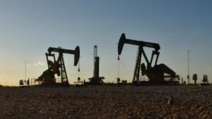 Brent petrol 106 doları aştı