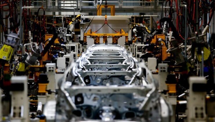 Almanya otomotivinde çöküş sinyali: 125 bin kişi daha işsiz kalabilir!