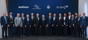Türkiye kendi akıllı telefonunu ve iletişim altyapısını üretecek