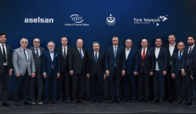 Türkiye kendi akıllı telefonunu ve iletişim altyapısını üretecek