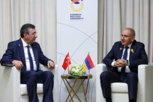 turkiye ile ermenistan arasinda bir ilk ani koprusu icin imzalar atildi 1788417 202605042114 20260504211402 2