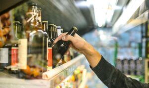 Alkol ve Tütün satışında yeni düzenleme: Cezalar arttı, kurallar değişti 4 1619524732706 kapak 090028