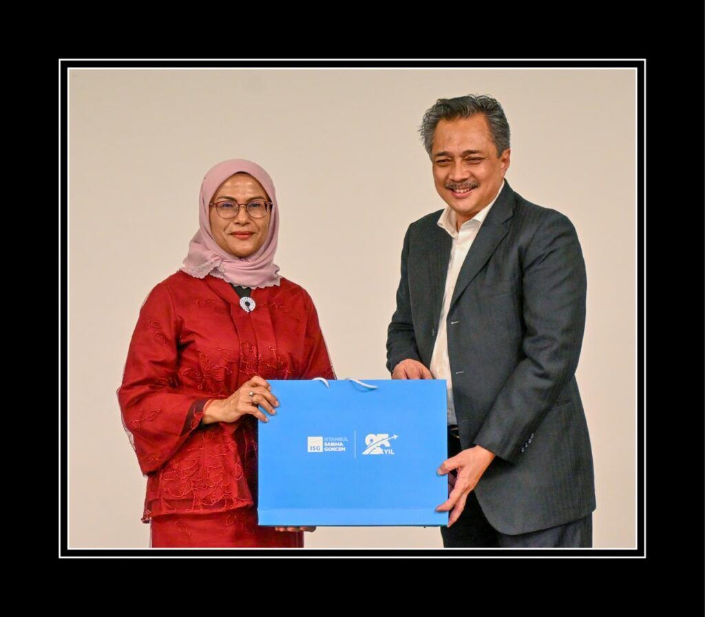 1780490308 ISG TownHall