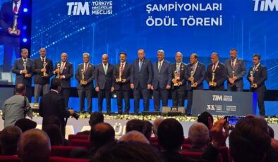 Hizmet ihracatında başarı gösteren şirketlere ödül