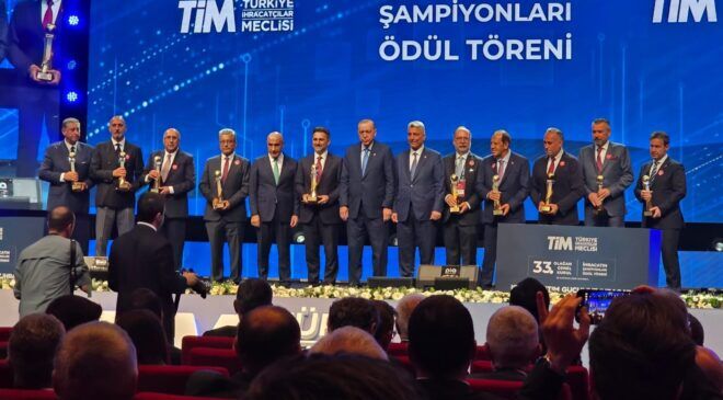 Hizmet ihracatında başarı gösteren şirketlere ödül
