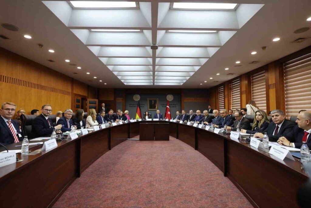 20260619aw729310 0