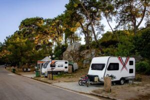 453369ciftecesmeler halk plaji kamp karavan alanijpg