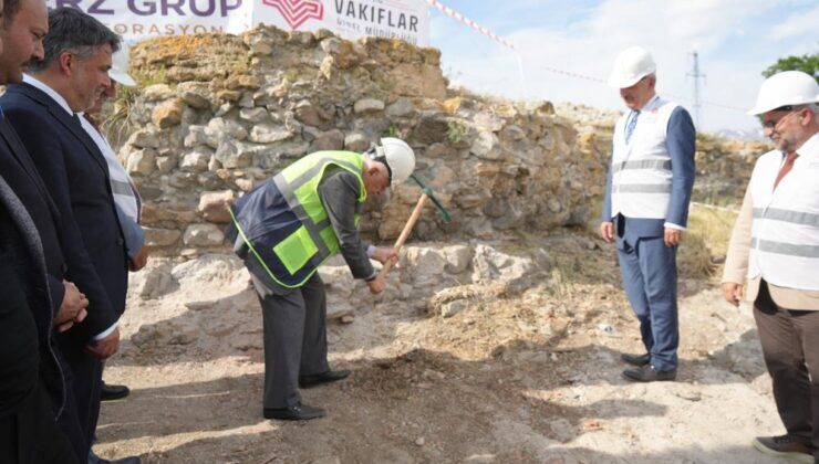 Erzincanda beş bin yıllık tarih için ilk kazma vuruldu