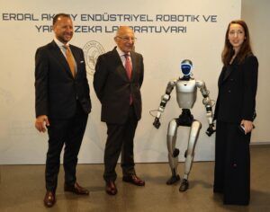 İTÜ’de bir ilk: İnsansı robotlar ve yapay zekâ aynı laboratuvarda buluştu 5 WhatsApp Image 2026 06 18 at 15.42.39