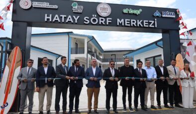 Hatay’da gençler dalgalarla yeniden buluşuyor