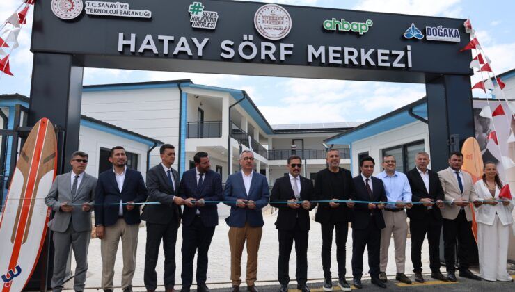 Hatay’da gençler dalgalarla yeniden buluşuyor