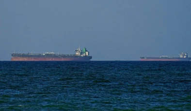 Ortadoğu’da tarihi gün: Deniz ablukası resmen bitti ve dev tankerler harekete geçti