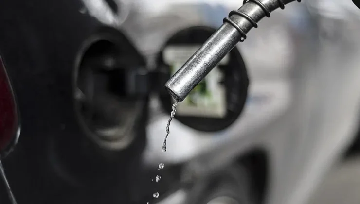 Petrol fiyatlarındaki sert düşüş akaryakıtta indirim beklentisi doğurdu