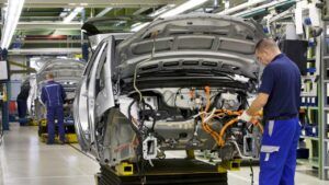 Otomotiv sektörü mayıs ayında liderliğini korudu 3 arabaa