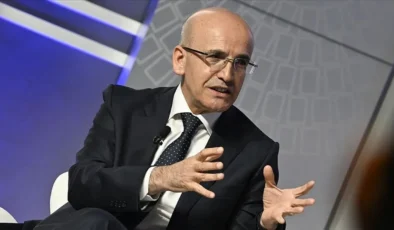 Bakan Şimşek jeopolitik şoklara rağmen dezenflasyon sürecinin sürdüğünü açıkladı