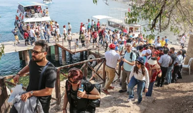 Van’da sınır ötesi turizm coşkusu: Oteller yüzde yüz doldu!