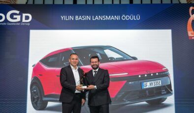 Türkiye’de yılın otomobili Renault Clio seçildi
