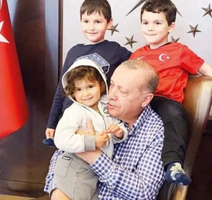 Bayraktar ailesinin mutlu günü: Cumhurbaşkanı Erdoğan 10. kez dede oldu 4 erdogan ailesinin bebek sevinci cumhurbaskani 10 kez dede oldu 1794227 202606020015 20260602001512 2