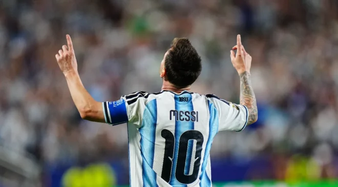 Lionel Messi tarihe geçti ama kırmızı kart tartışması büyüyor