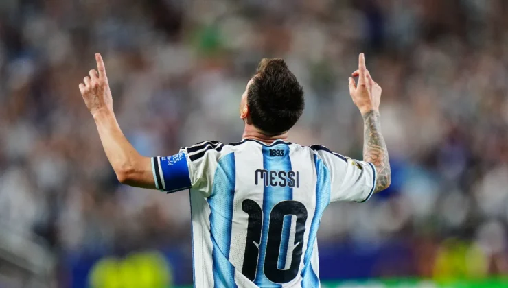 Lionel Messi tarihe geçti ama kırmızı kart tartışması büyüyor
