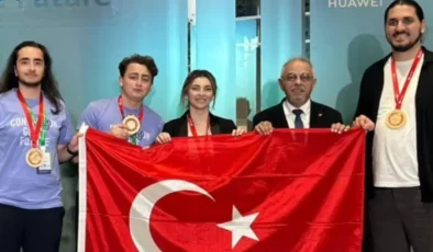 Çin’de Türk bayrağını gururla dalgalandırdılar