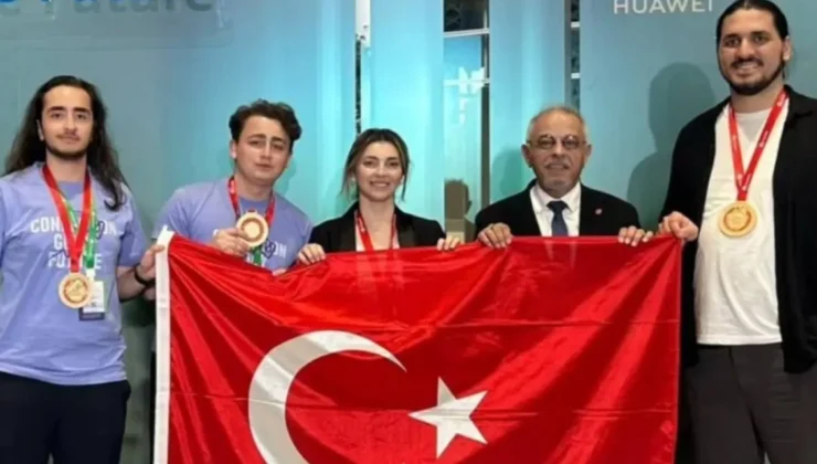 Çin’de Türk bayrağını gururla dalgalandırdılar