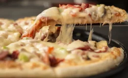 Dünya devi Pizza Hut iki virgül yedi milyar dolara satılıyor