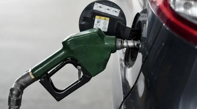 Petrol fiyatlarındaki düşüş pompalara yansıyor