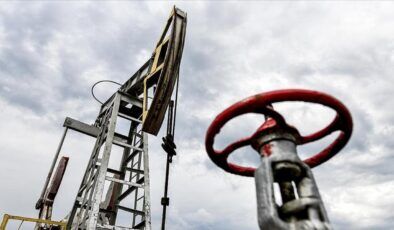 Brent petrol geriliyor!