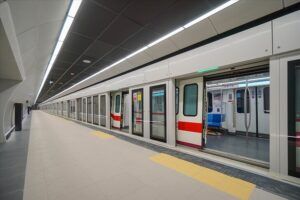 Halkalı-Arnavutköy metrosu ilk günde 10 bini aştı