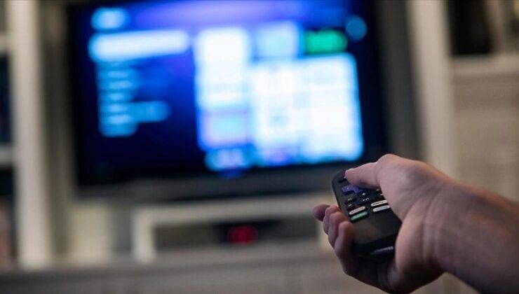 Evliler, bekarlara göre daha çok televizyon izliyor