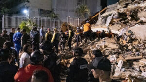 venezuelada 39 saniye arayla 72 ve 75 buyuklugunde 2 buyuk deprem oldu ohal ilan edildi video 8ou8 cover