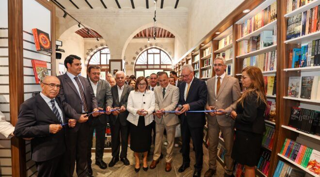İş Bankası Kültür Yayınları Gaziantep mağazasını açtı
