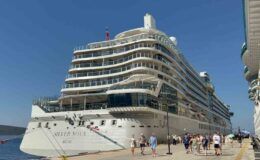 İki dev kruvaziyerle Bodrum’a 3 bin 319 turist geldi