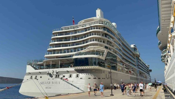 İki dev kruvaziyerle Bodrum’a 3 bin 319 turist geldi